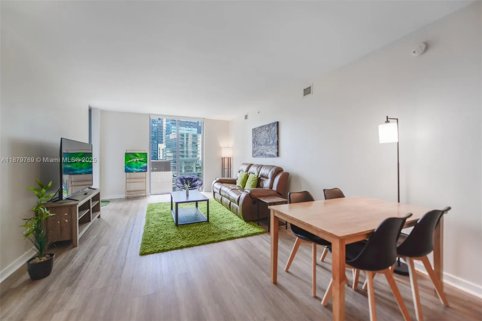 31 SE 6th St, #1807