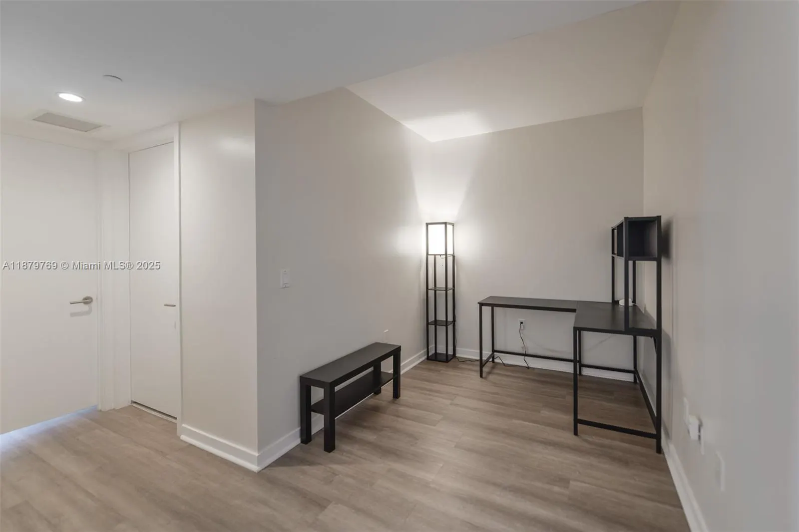 31 SE 6th St, #1807