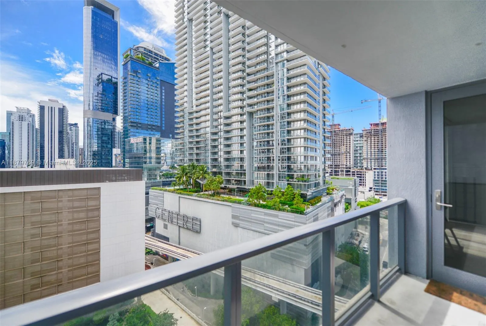 31 SE 6th St, #1807