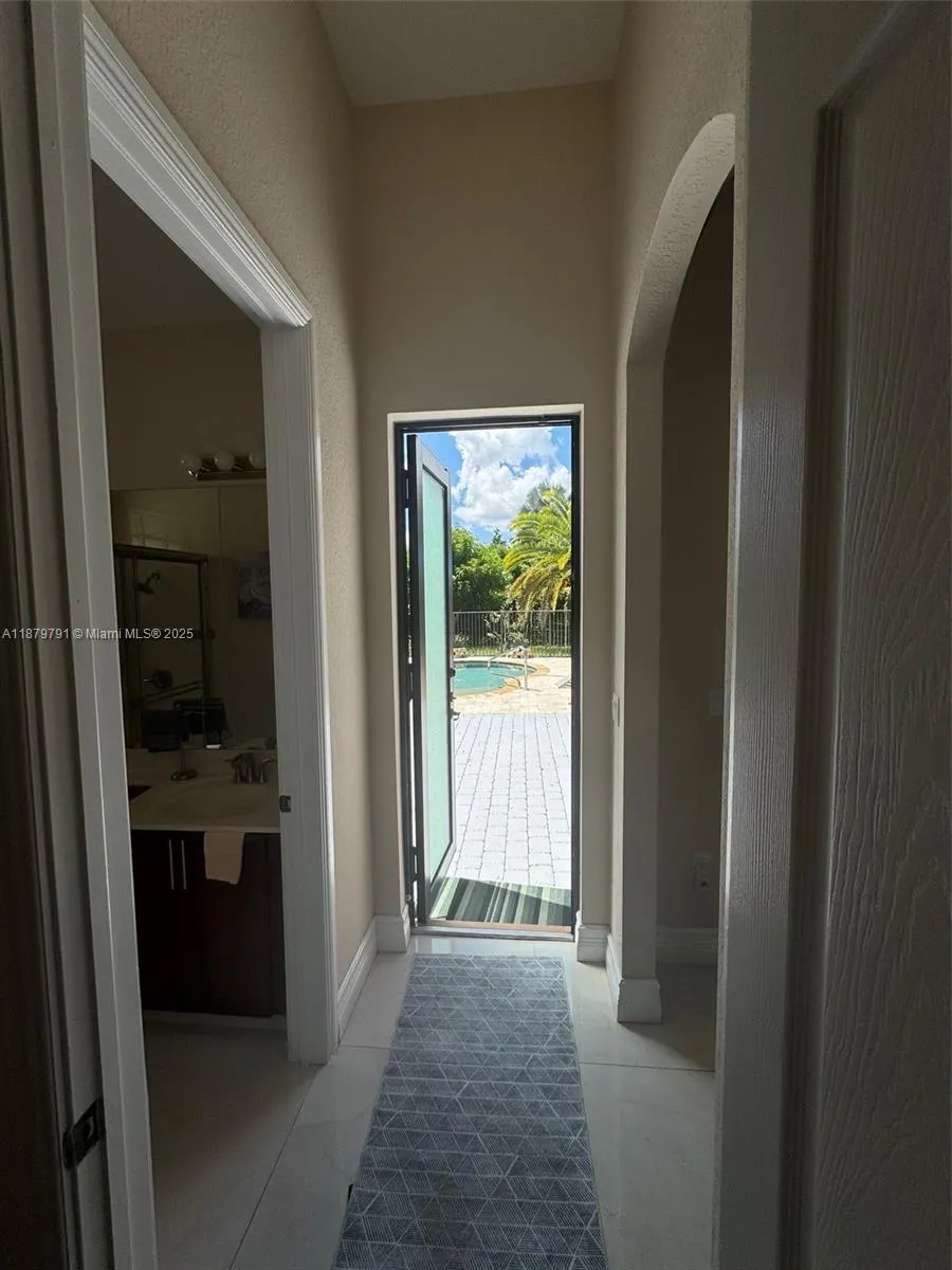 3445 NW 87th Ave