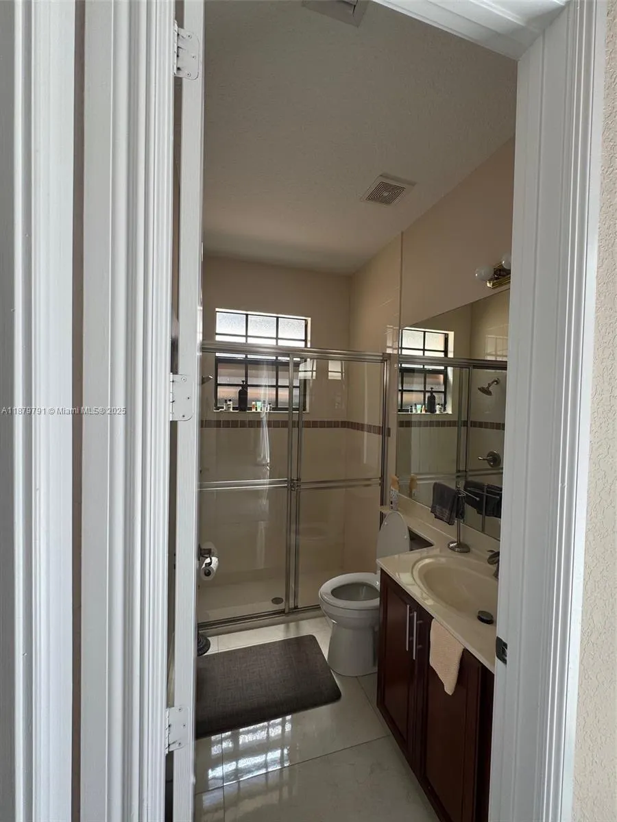 3445 NW 87th Ave