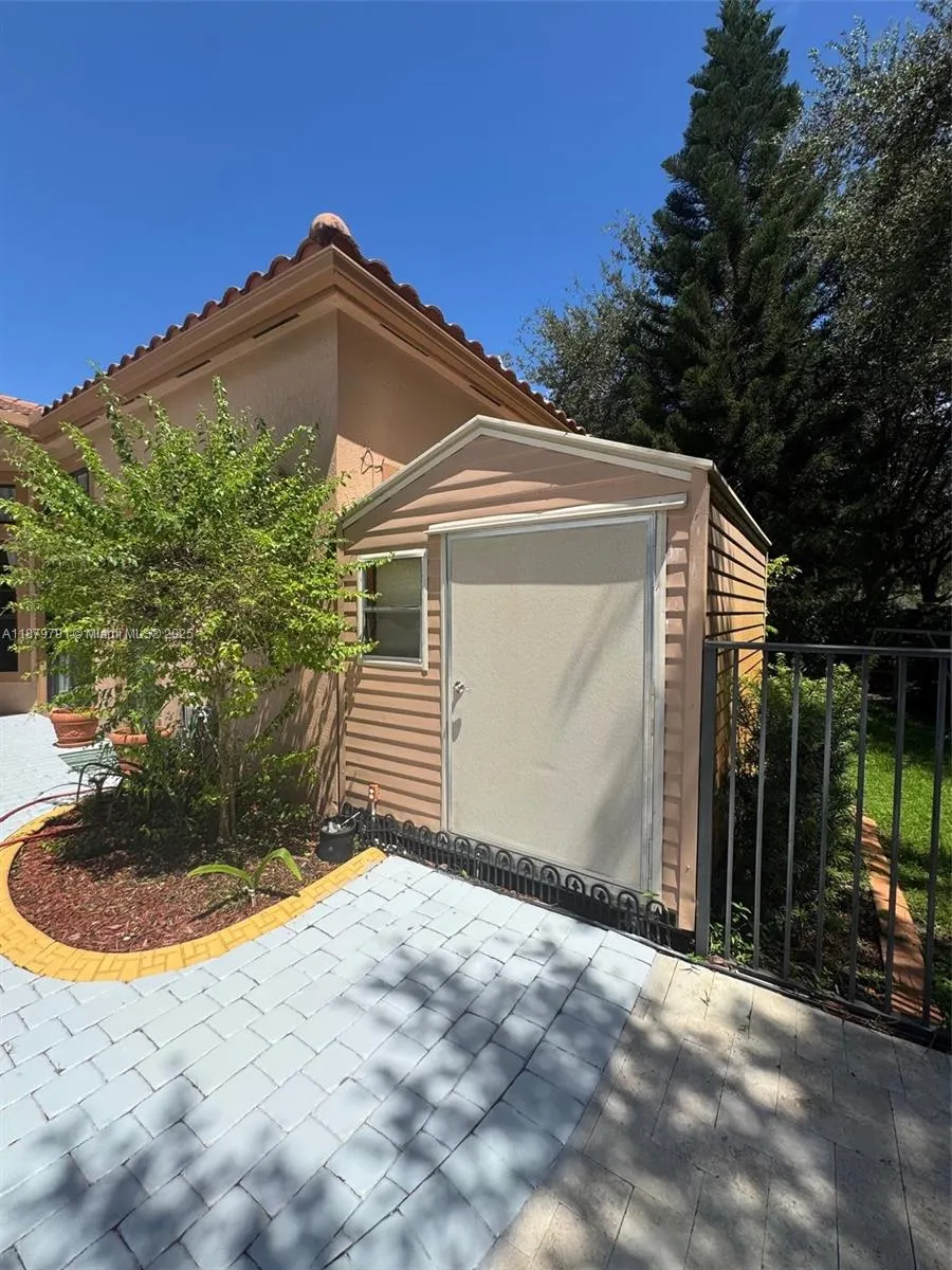 3445 NW 87th Ave