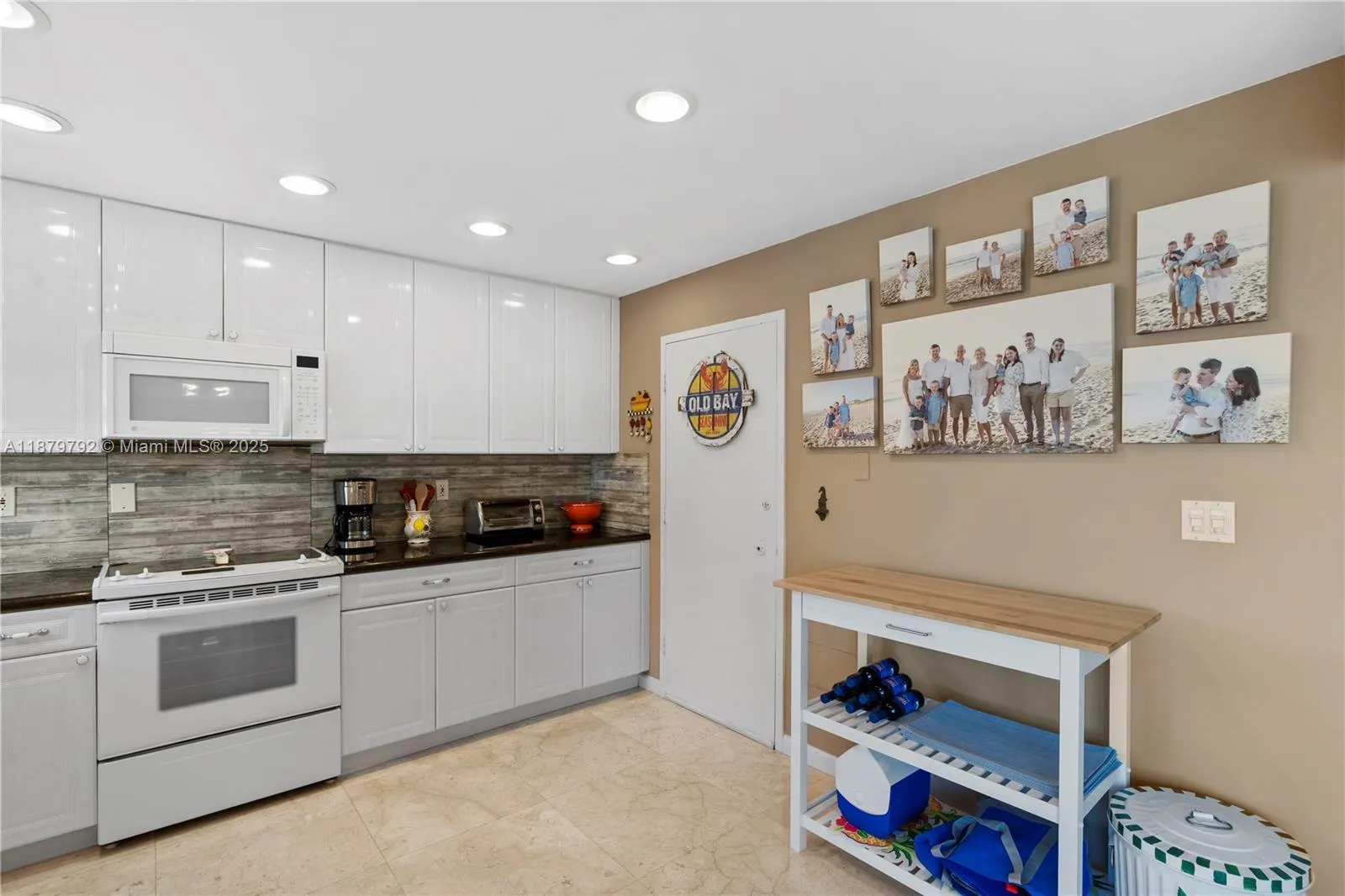 3550 Galt Ocean Dr, #111