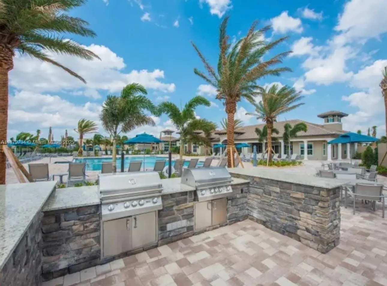 1422 Silk Oak Dr