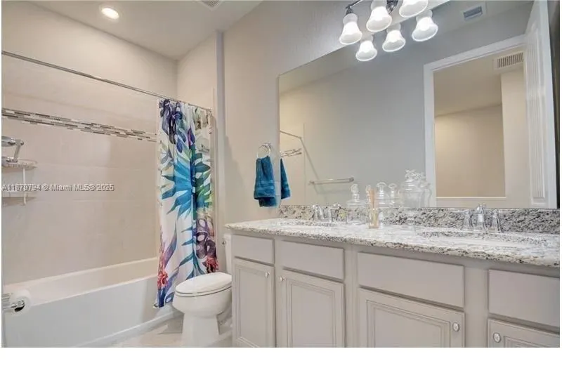 1422 Silk Oak Dr