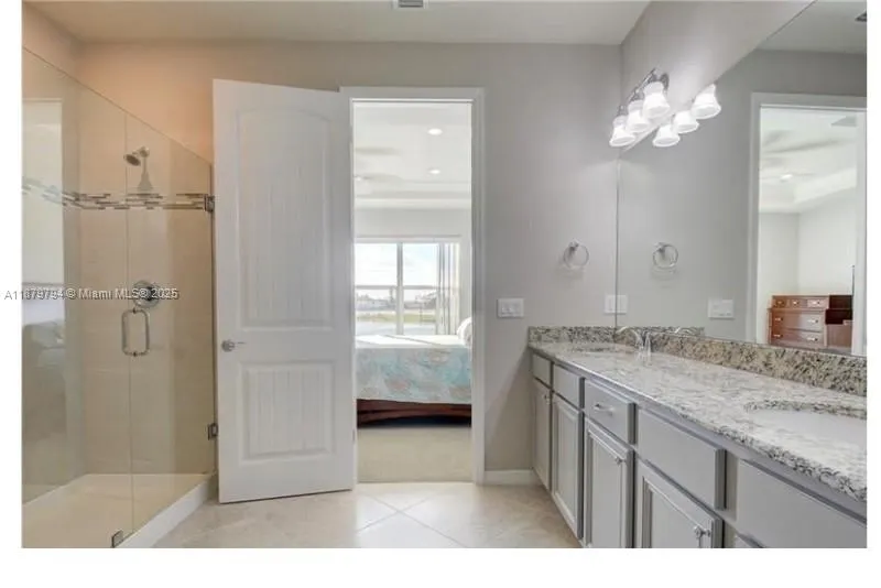 1422 Silk Oak Dr