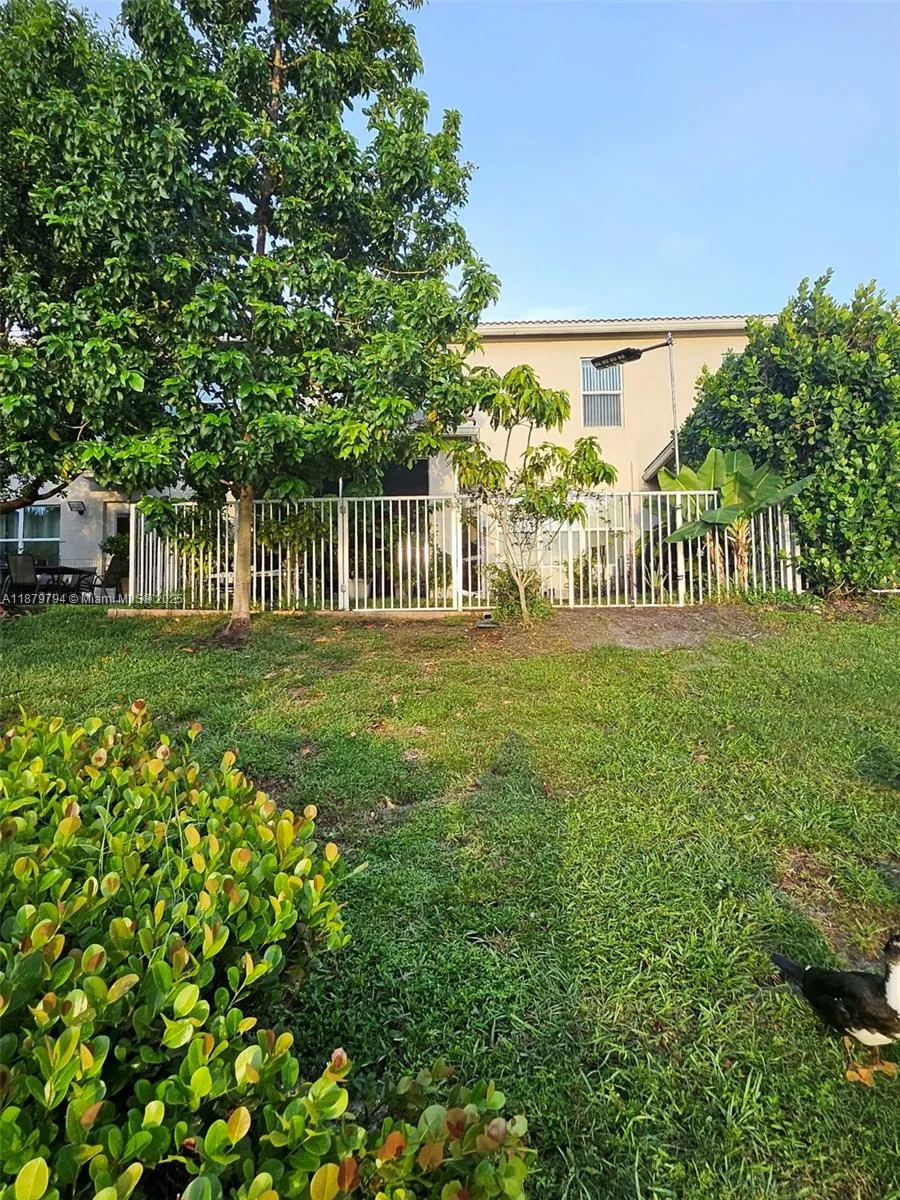 1422 Silk Oak Dr