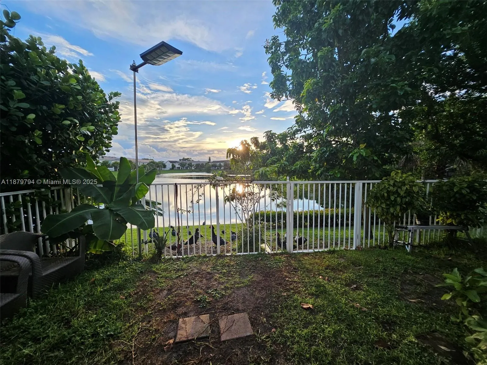 1422 Silk Oak Dr