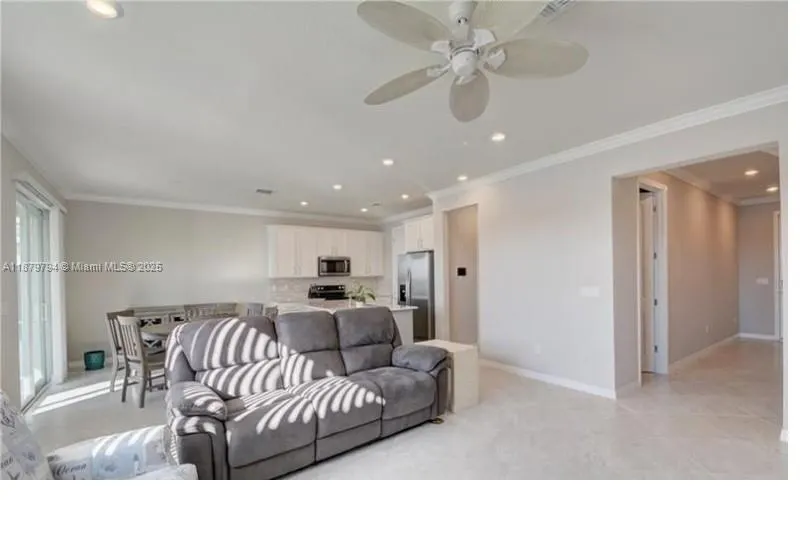 1422 Silk Oak Dr