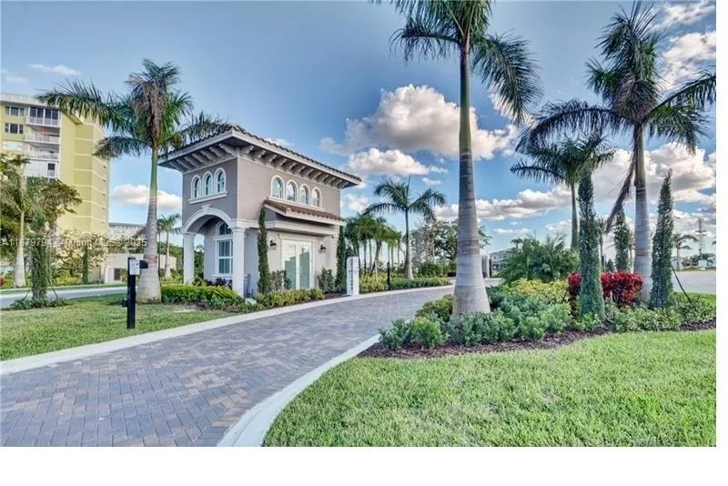 1422 Silk Oak Dr
