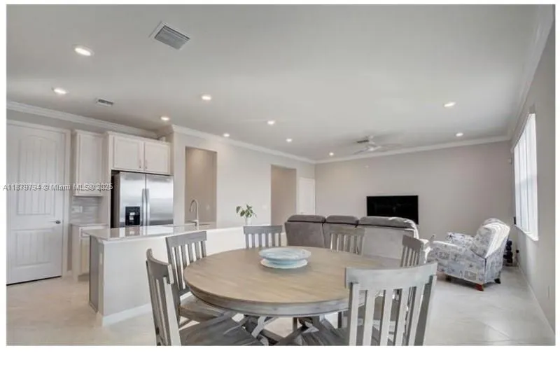 1422 Silk Oak Dr