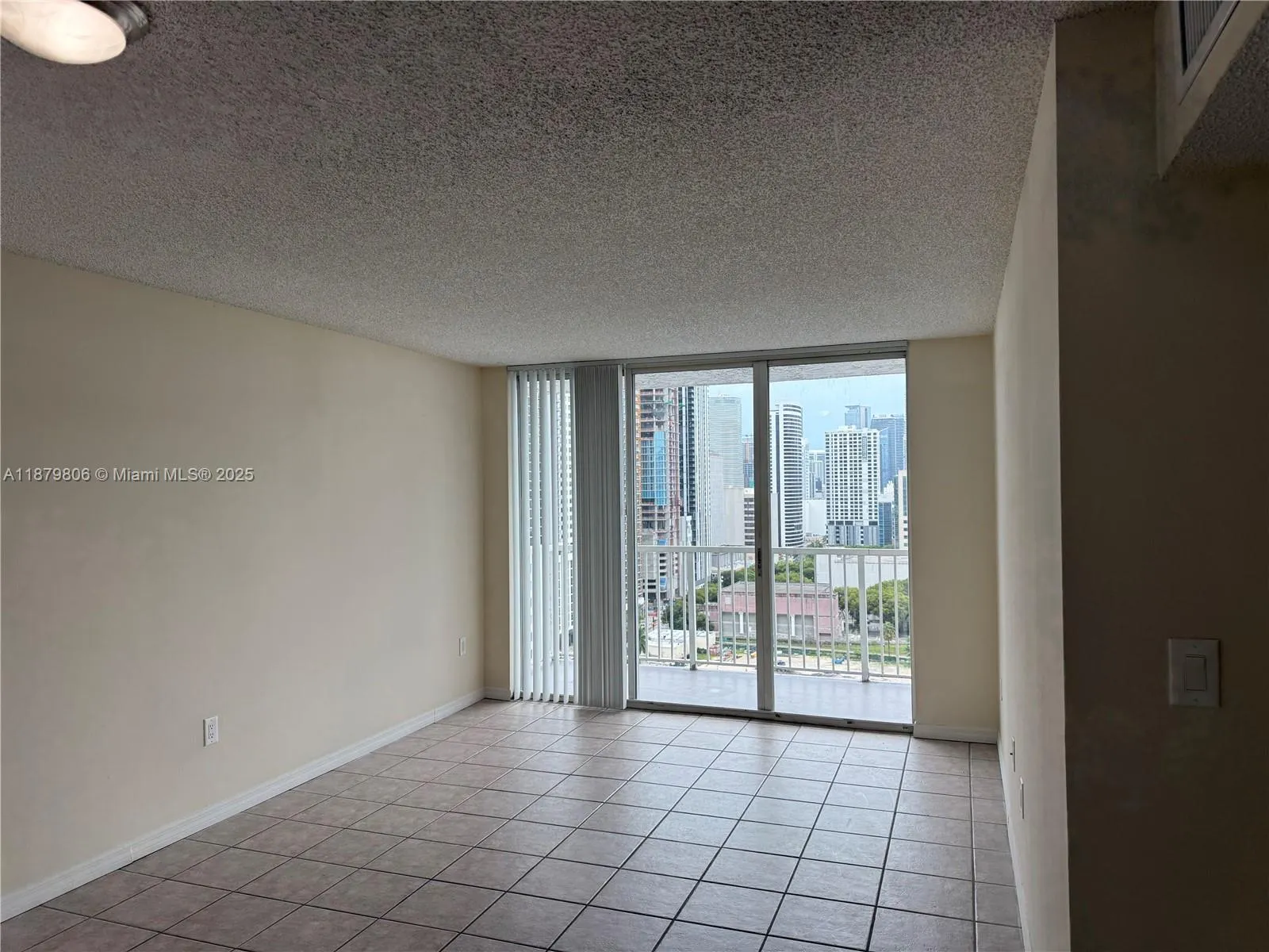 915 NW 1st Ave, #H2013