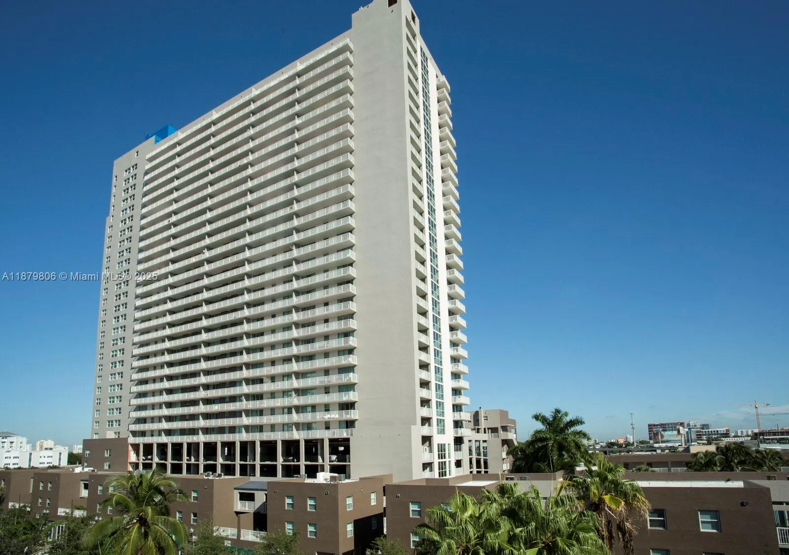 915 NW 1st Ave, #H2013