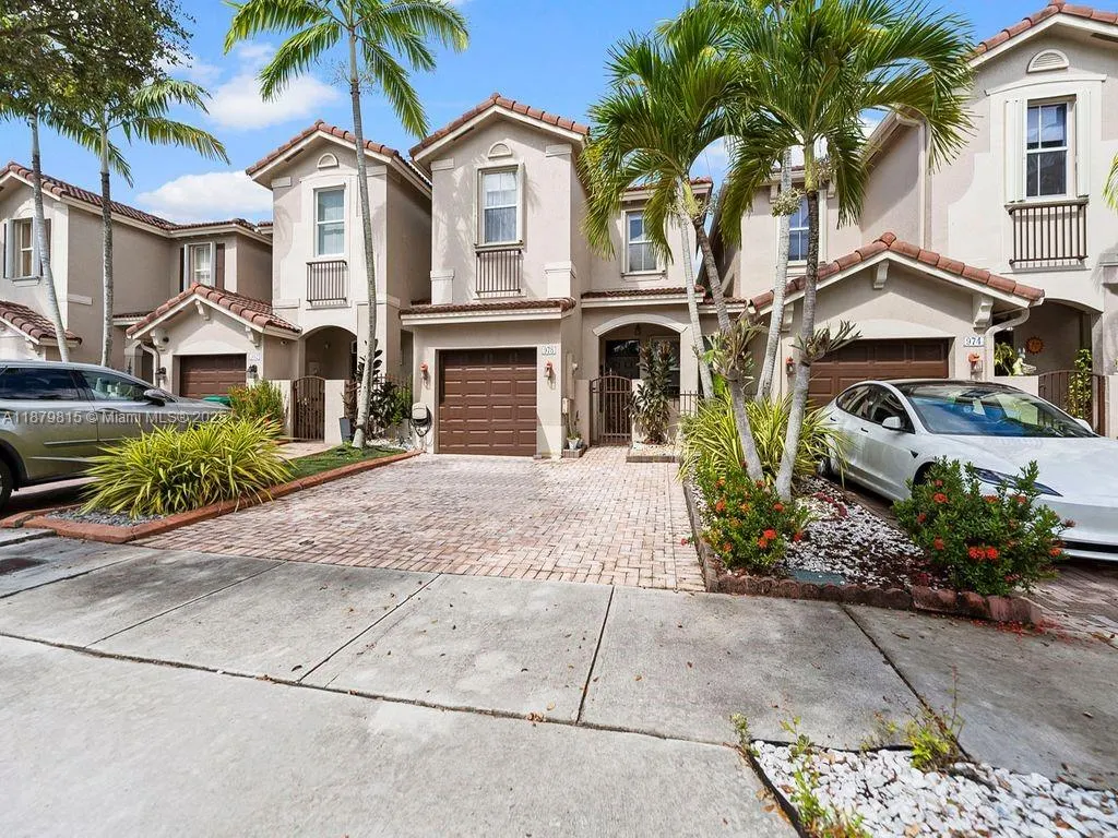978 SW 154th Ct