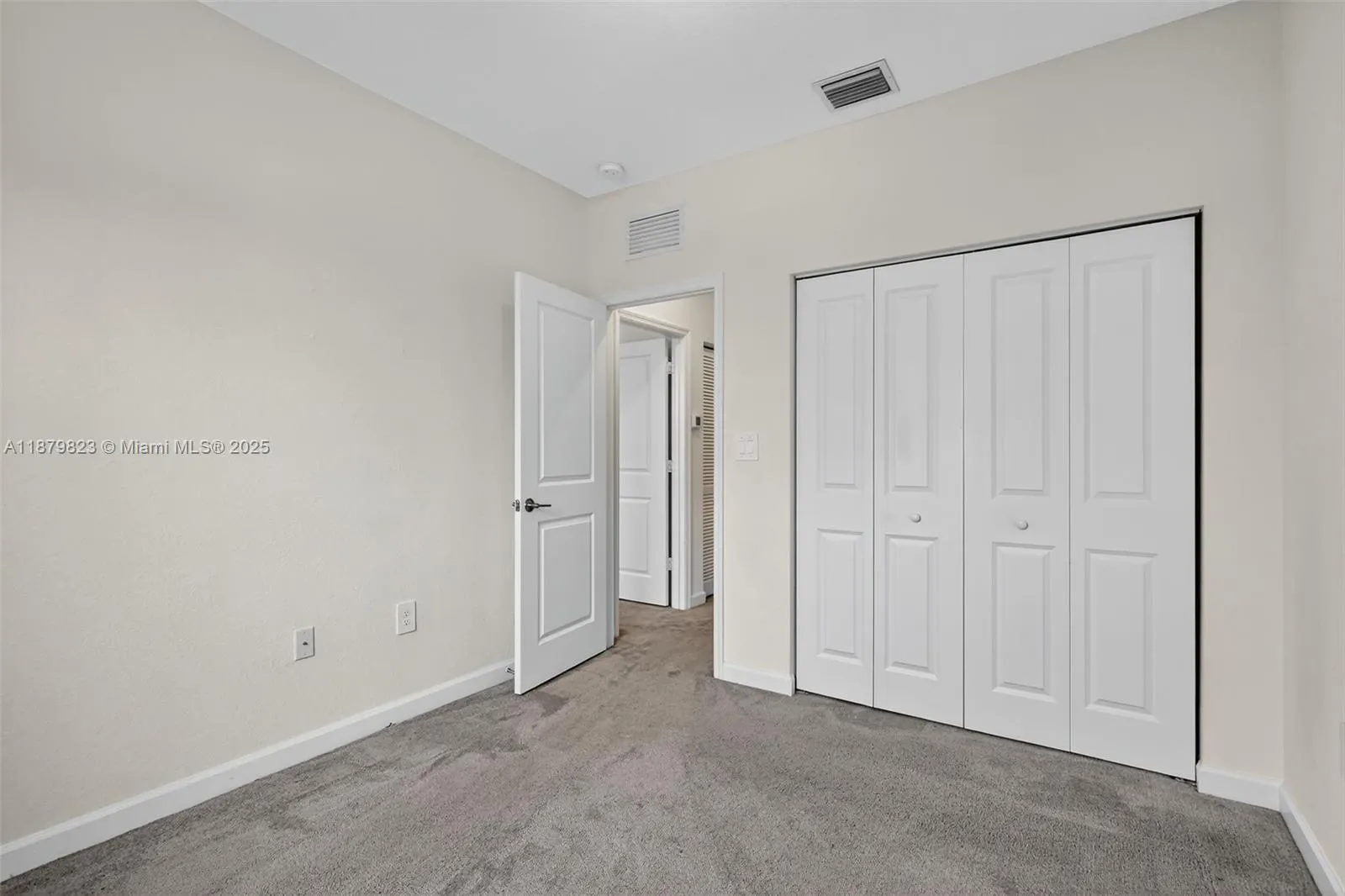 1676 SE 26th Ter