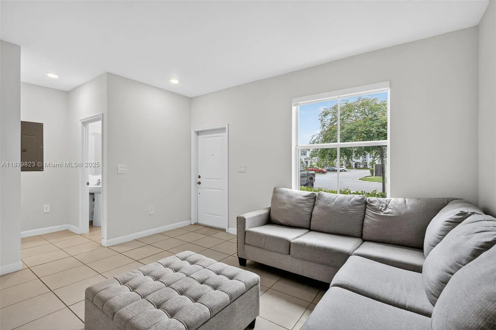 1676 SE 26th Ter
