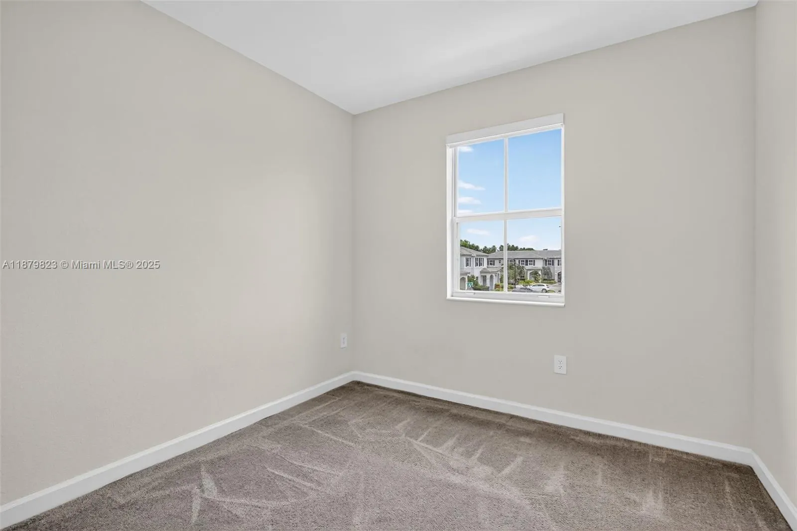 1676 SE 26th Ter