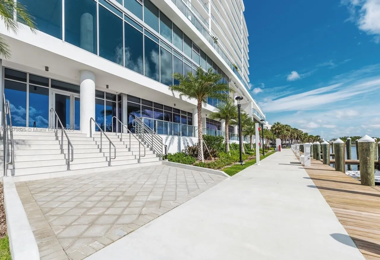 1180 N Federal Hwy, #609
