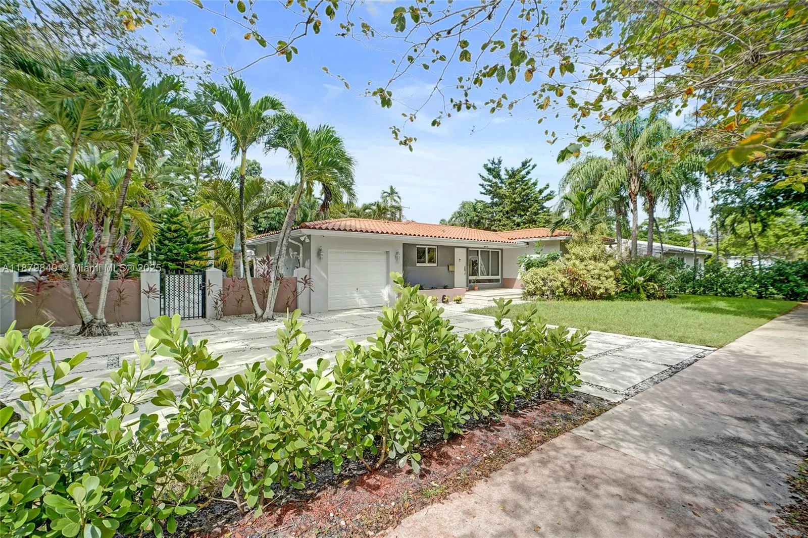 911 Mariana Ave