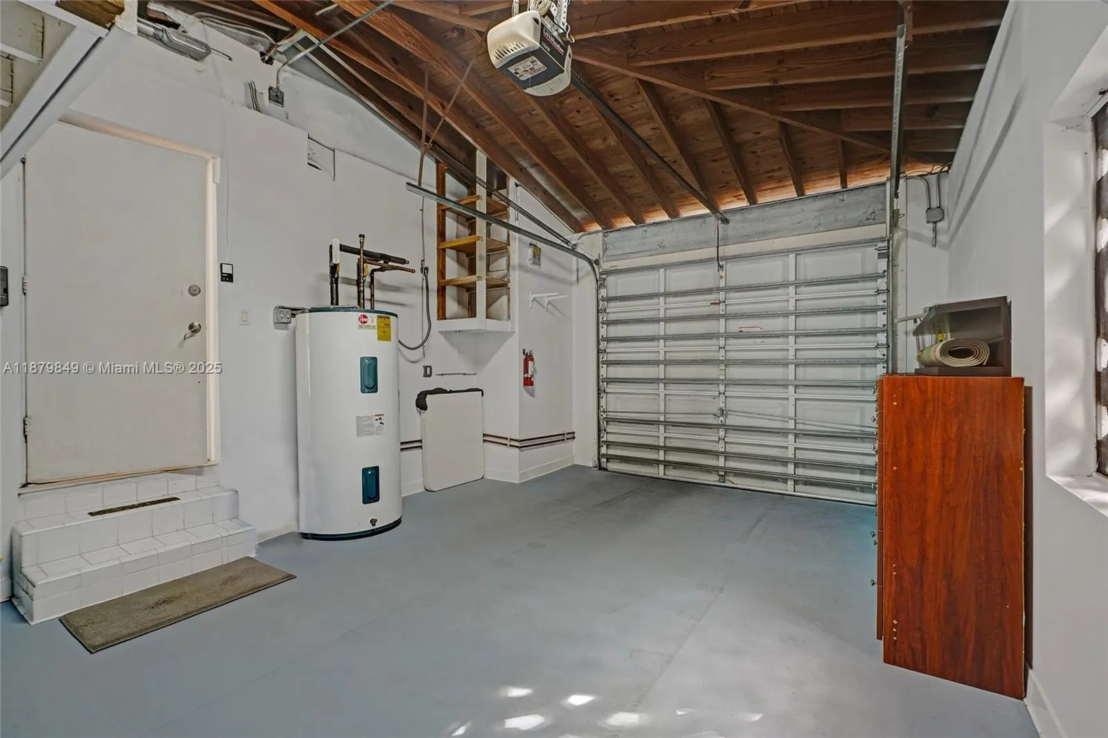 911 Mariana Ave