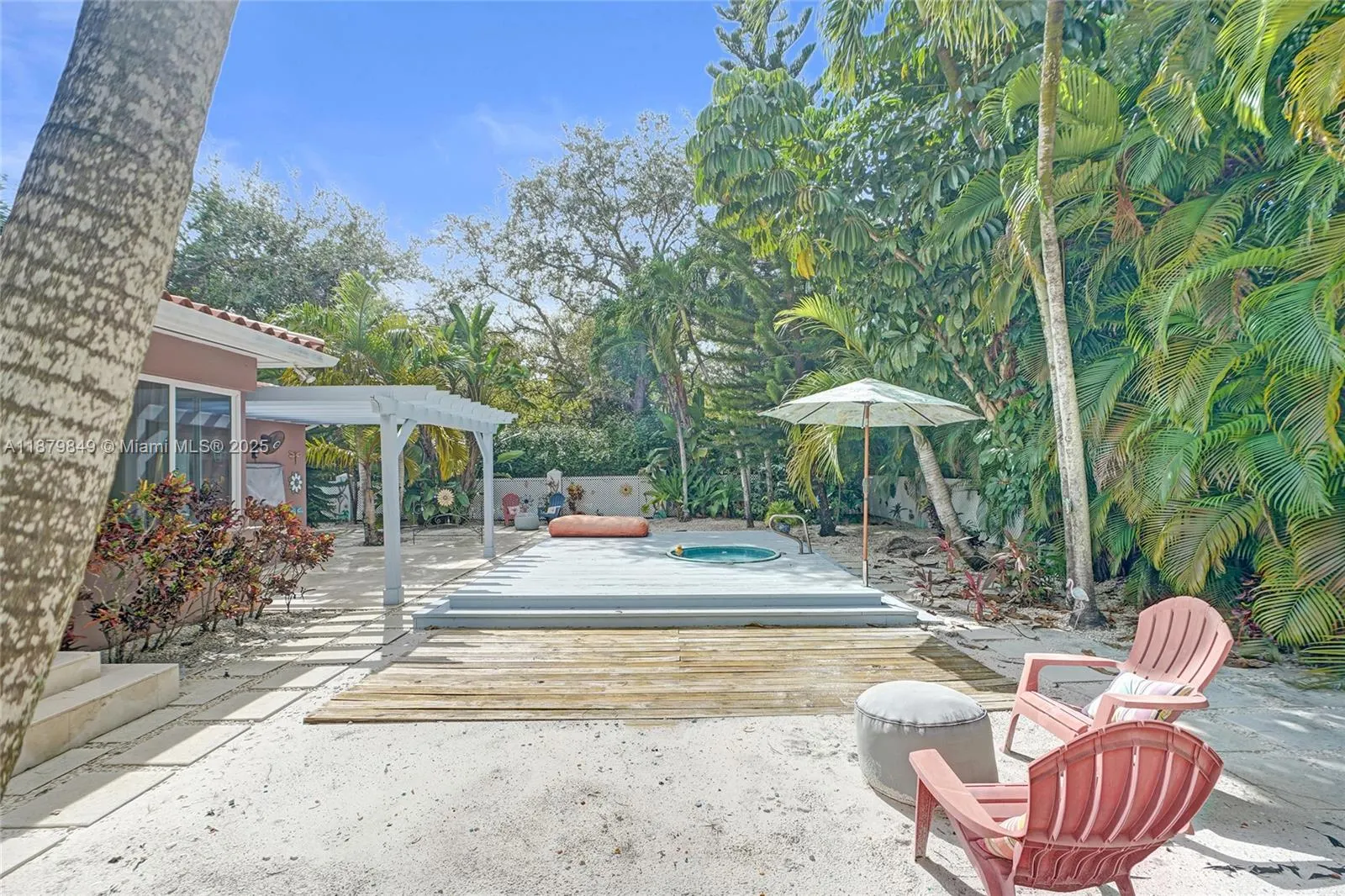 911 Mariana Ave