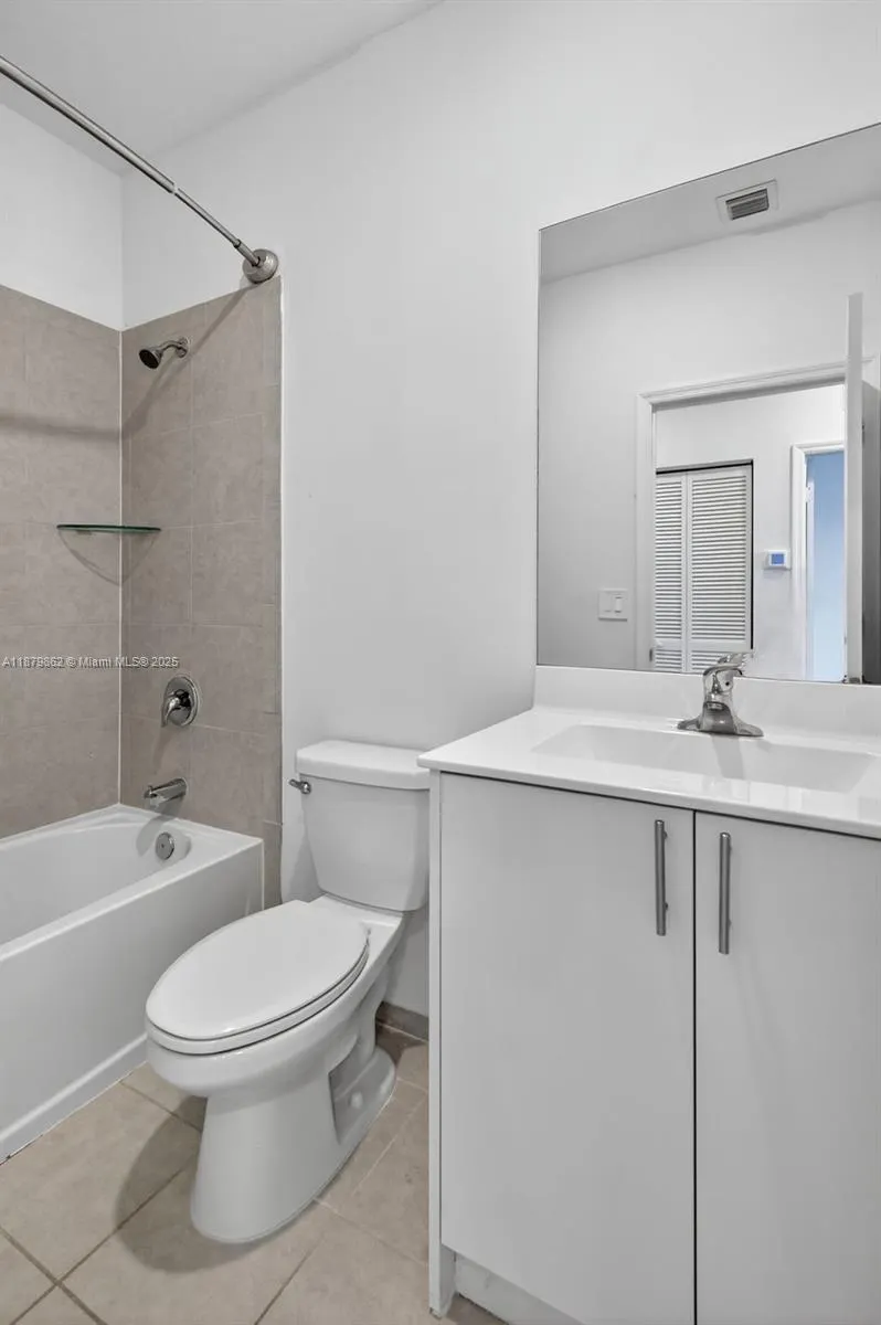 1676 SE 26th Ter
