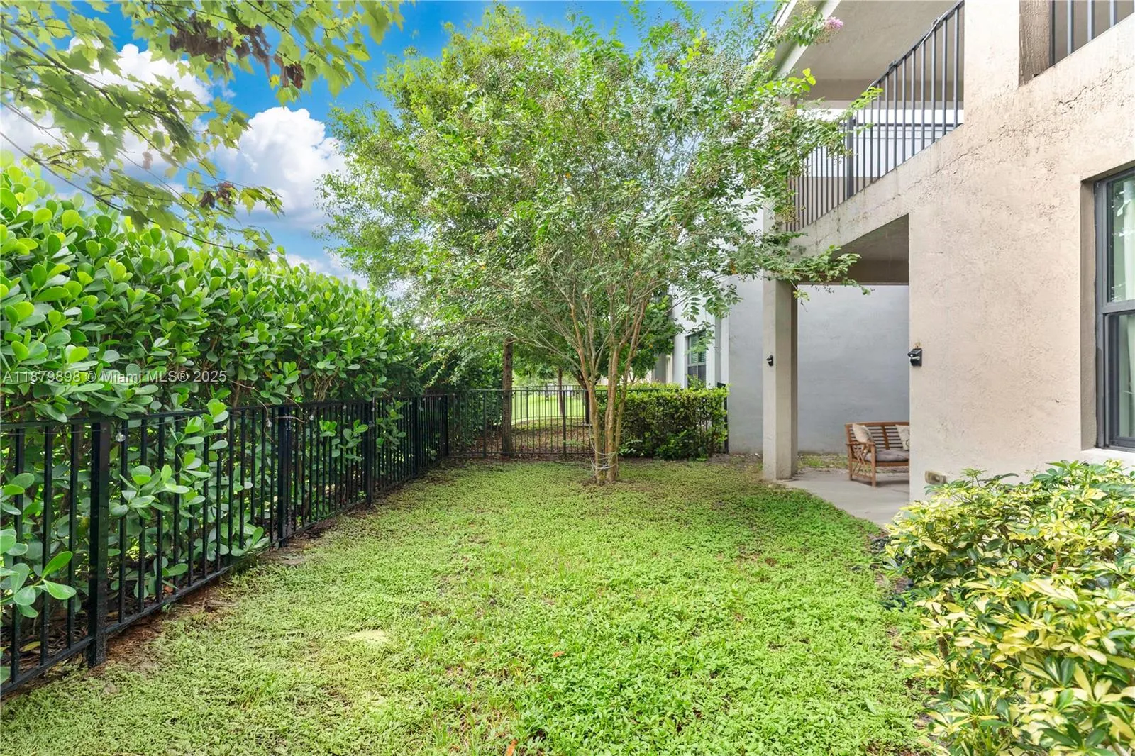 3374 NW 5th St