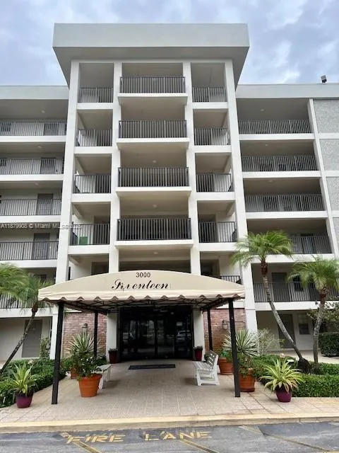 3000 S course dr, #501