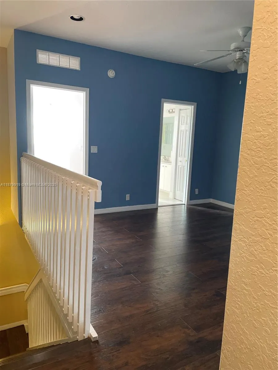 2904 NW 33rd Ter