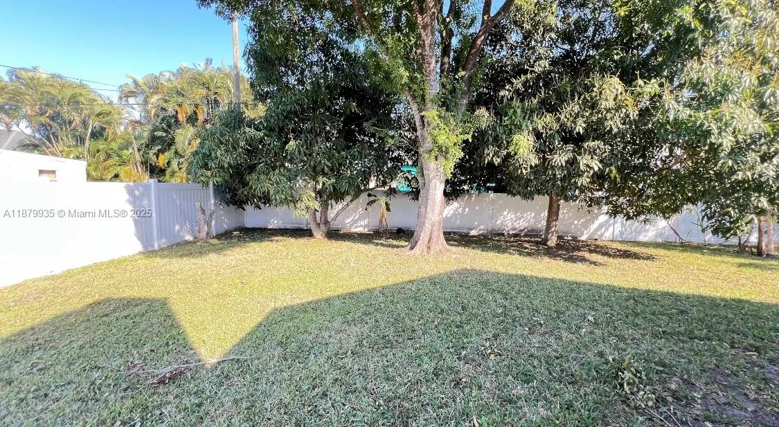 1925 SE Floresta Dr