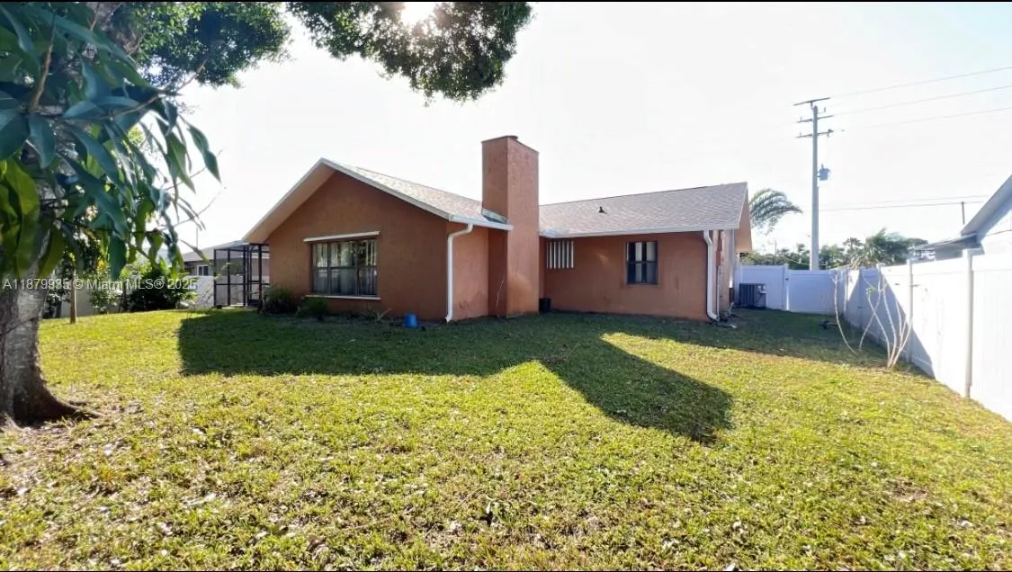 1925 SE Floresta Dr