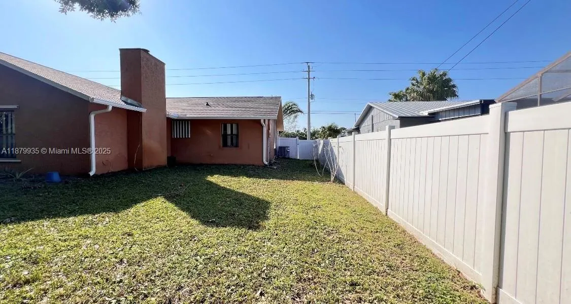 1925 SE Floresta Dr
