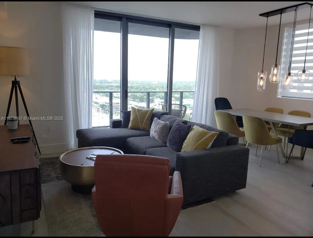 121 NE 34th St, #1809