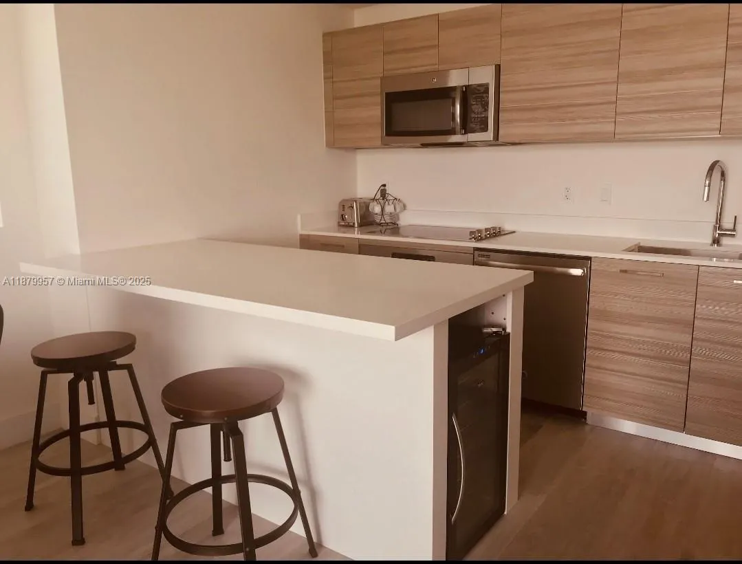 121 NE 34th St, #1809