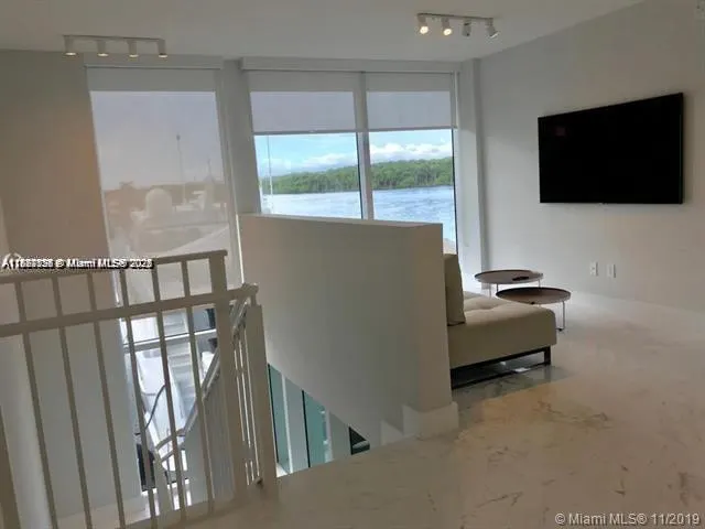 400 Sunny Isles Blvd, #103