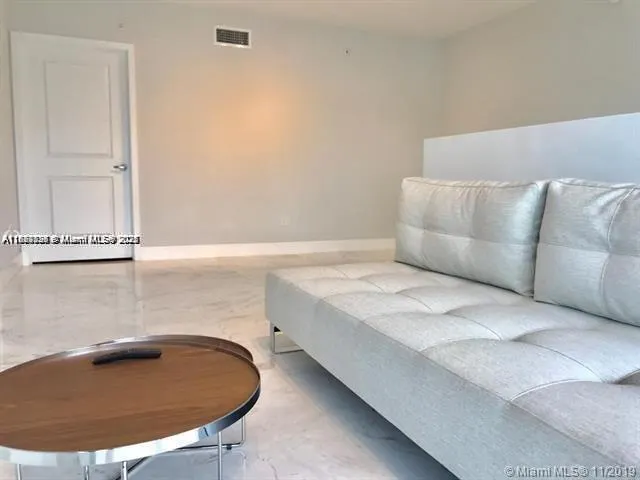 400 Sunny Isles Blvd, #103