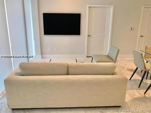 400 Sunny Isles Blvd, #103
