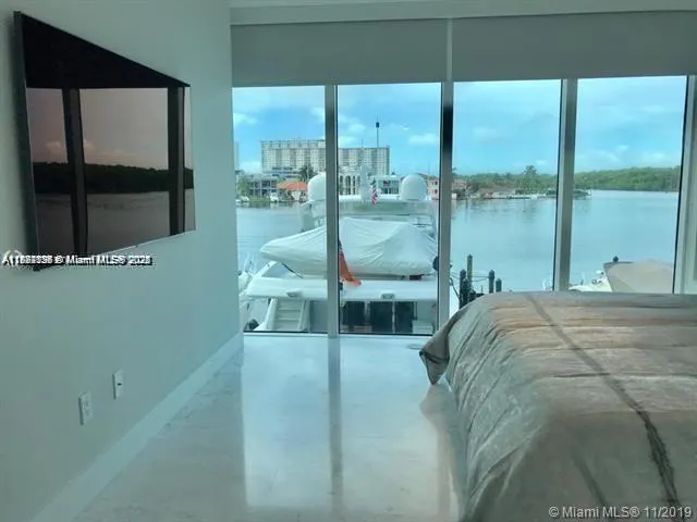 400 Sunny Isles Blvd, #103