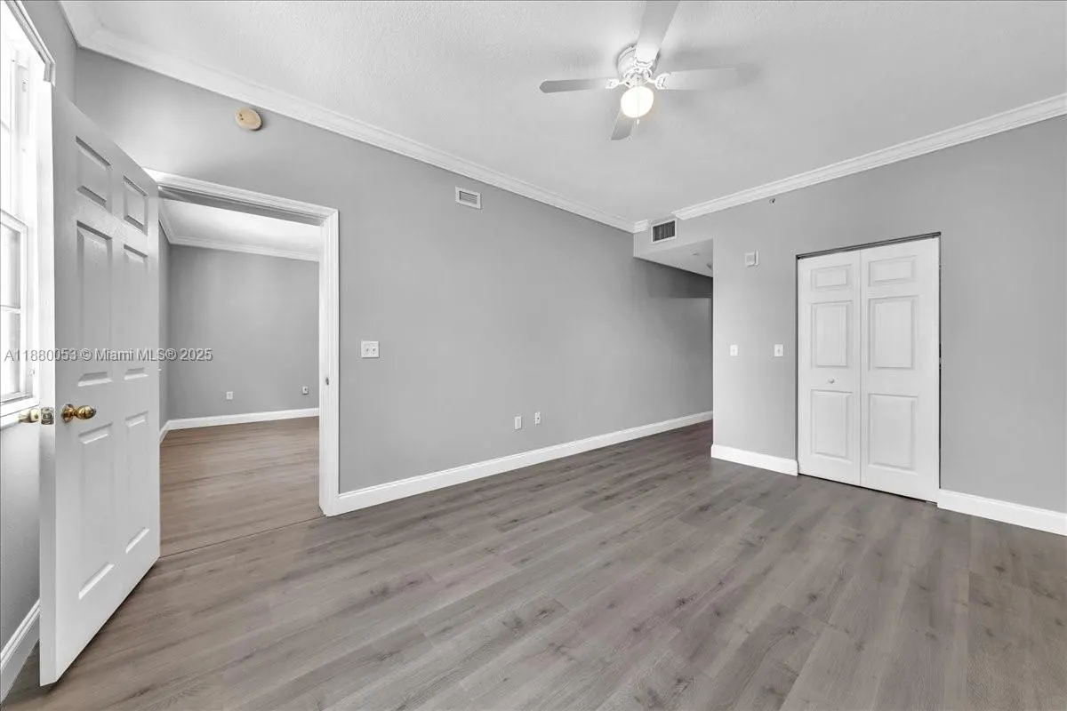 533 NE 3rd Ave, #304