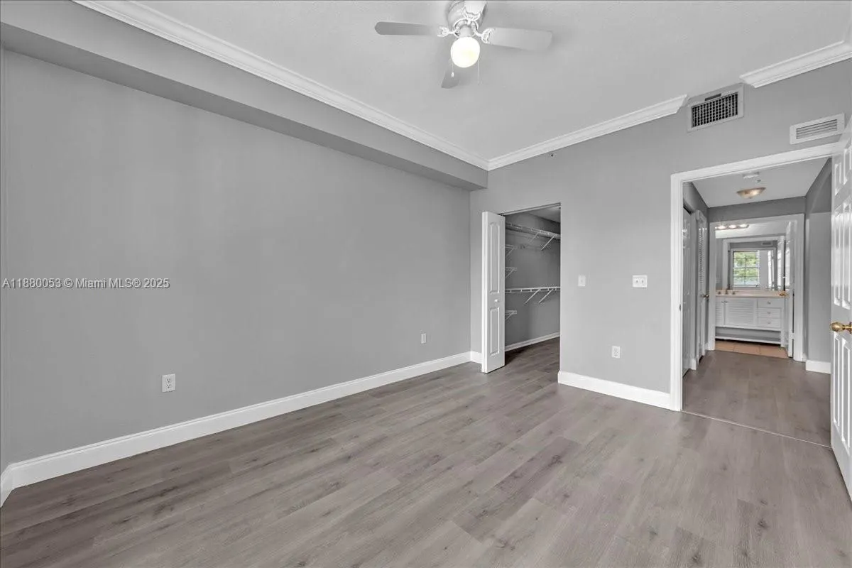 533 NE 3rd Ave, #304
