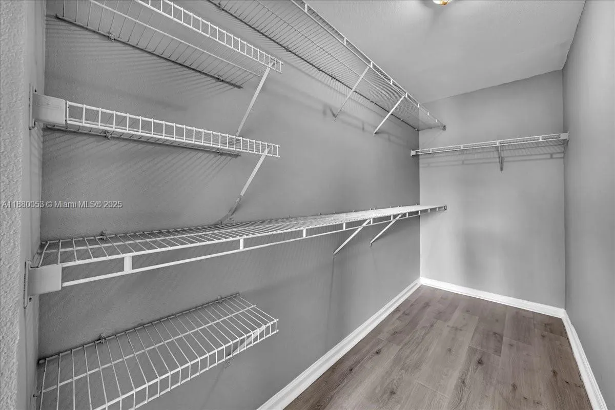 533 NE 3rd Ave, #304