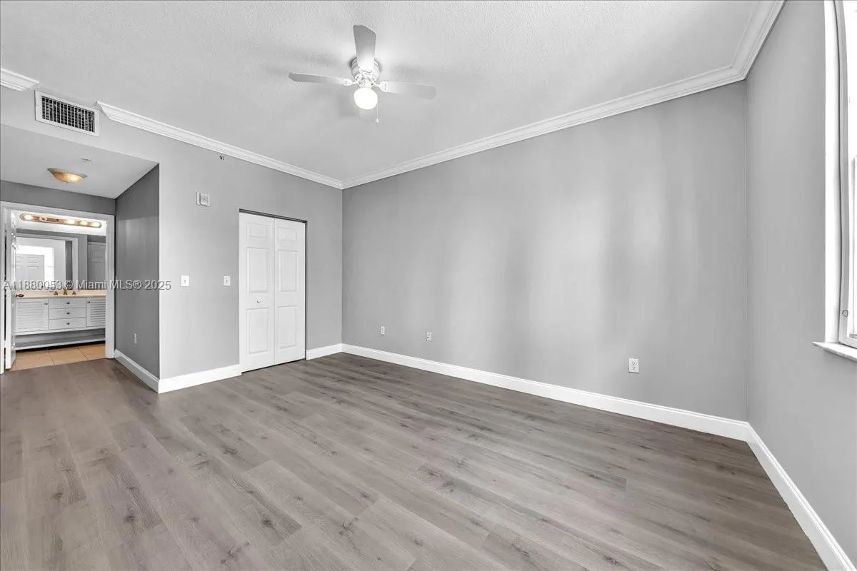 533 NE 3rd Ave, #304