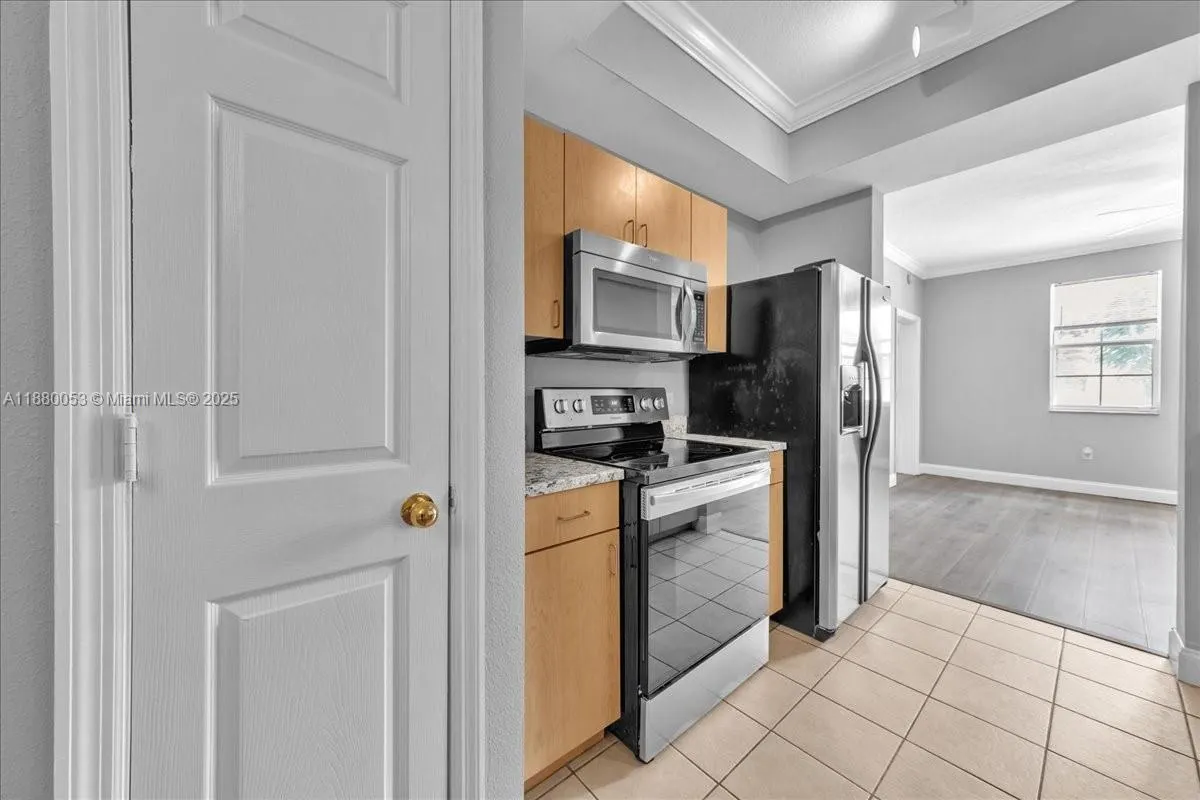533 NE 3rd Ave, #304