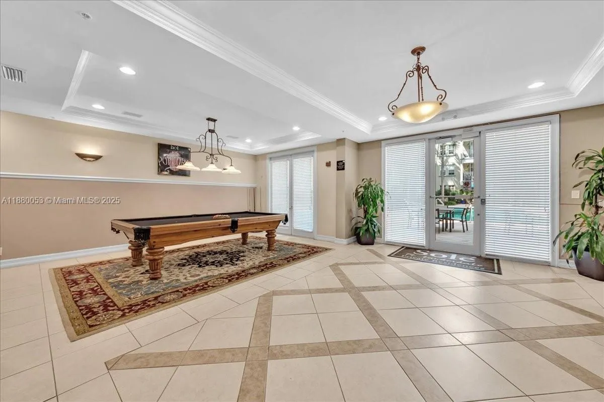 533 NE 3rd Ave, #304