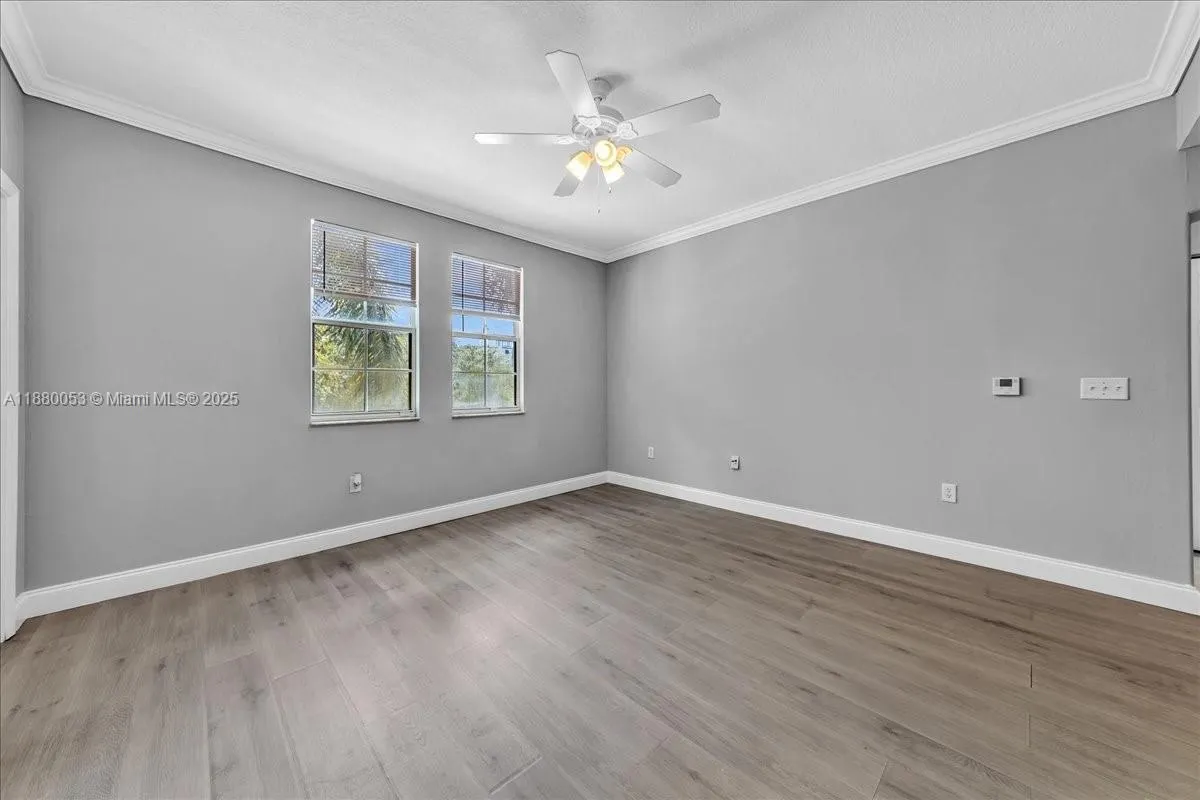 533 NE 3rd Ave, #304