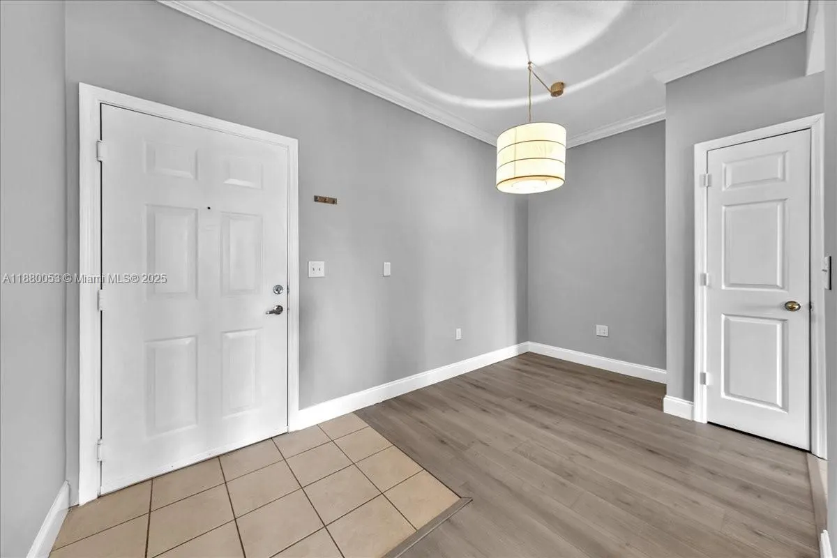 533 NE 3rd Ave, #304