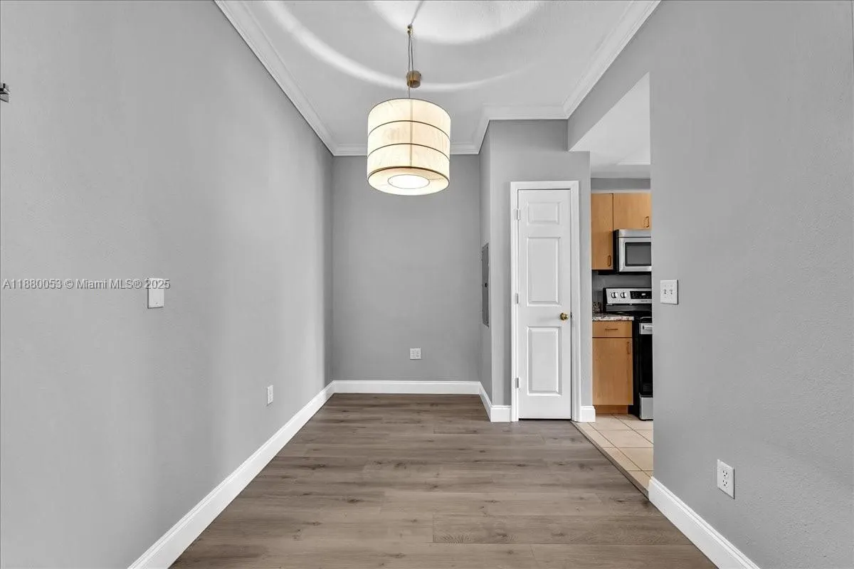 533 NE 3rd Ave, #304