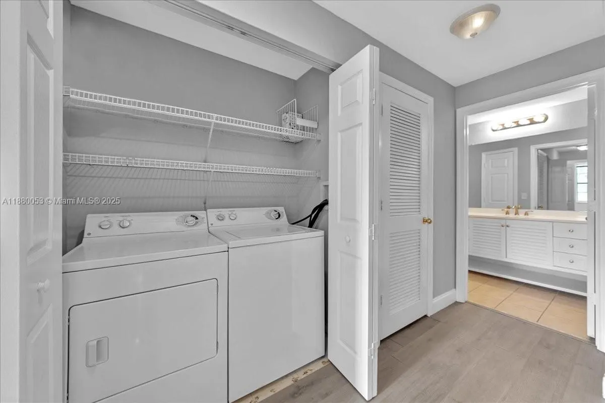 533 NE 3rd Ave, #304