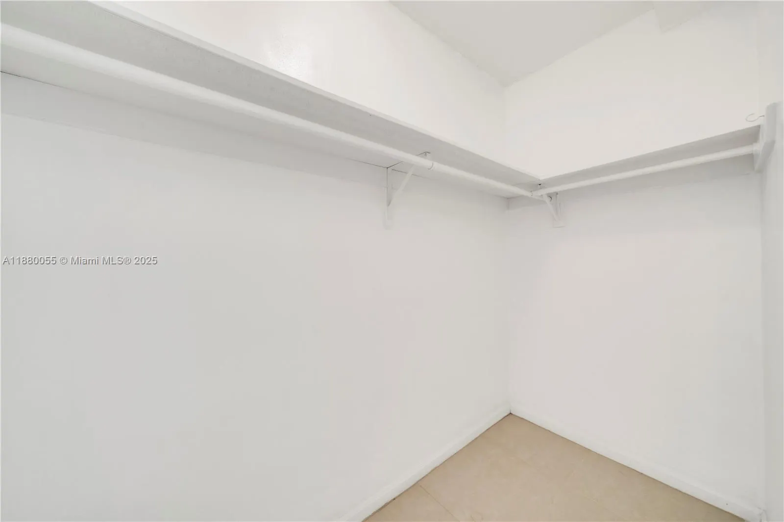3000 S Ocean Dr, #1208