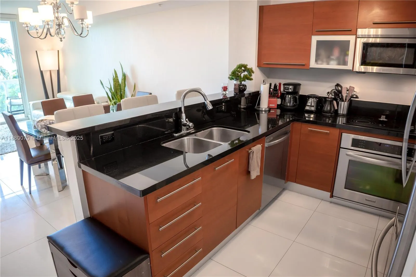 253 NE 2nd St, #903